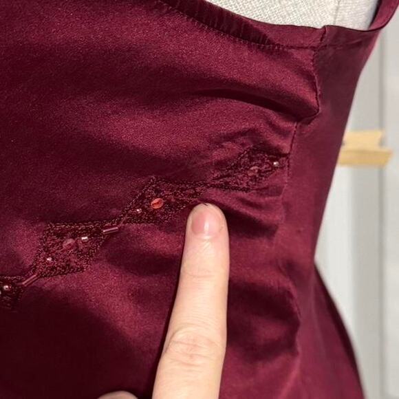 VTG Y2K Alfani Burgundy Red Silk Beaded Lace Vampy Dark Feminine Top 10/M - Picture 7 of 8